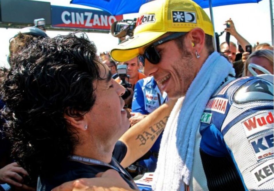 Maradona, un mito assoluto. E quella simpatia tra lui e Valentino